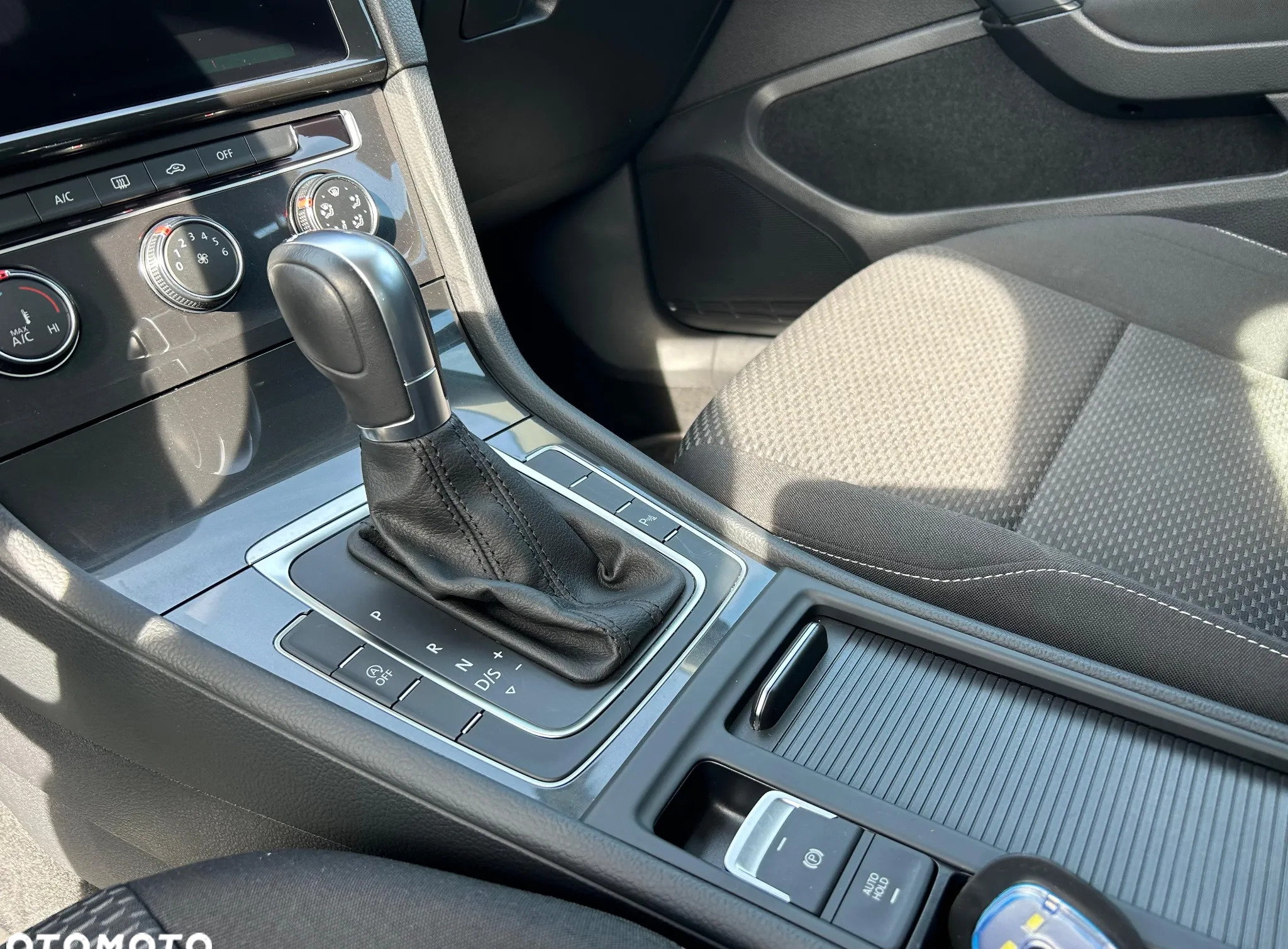 Volkswagen Golf cena 62300 przebieg: 65000, rok produkcji 2019 z Lubań małe 106